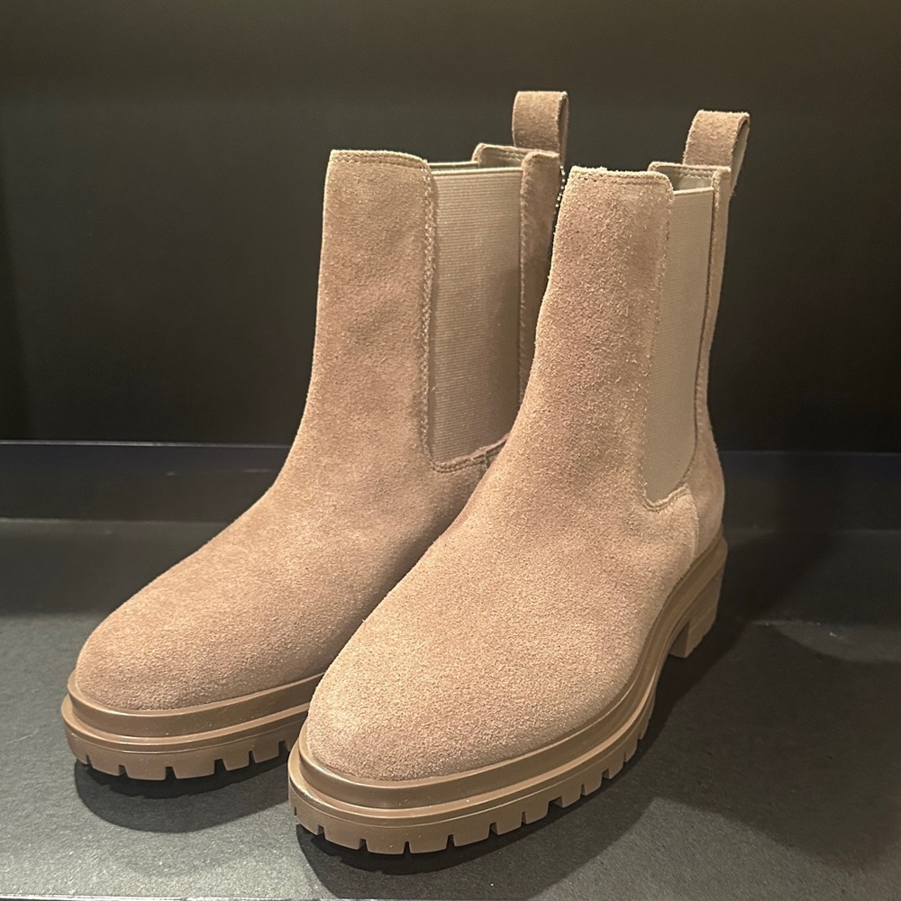 NWT Lauren Ralph Laure booties